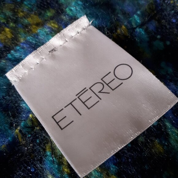 Beautiful Shawl by Etereo - Vivid colors of turquoise and green - Picture 7 of 8